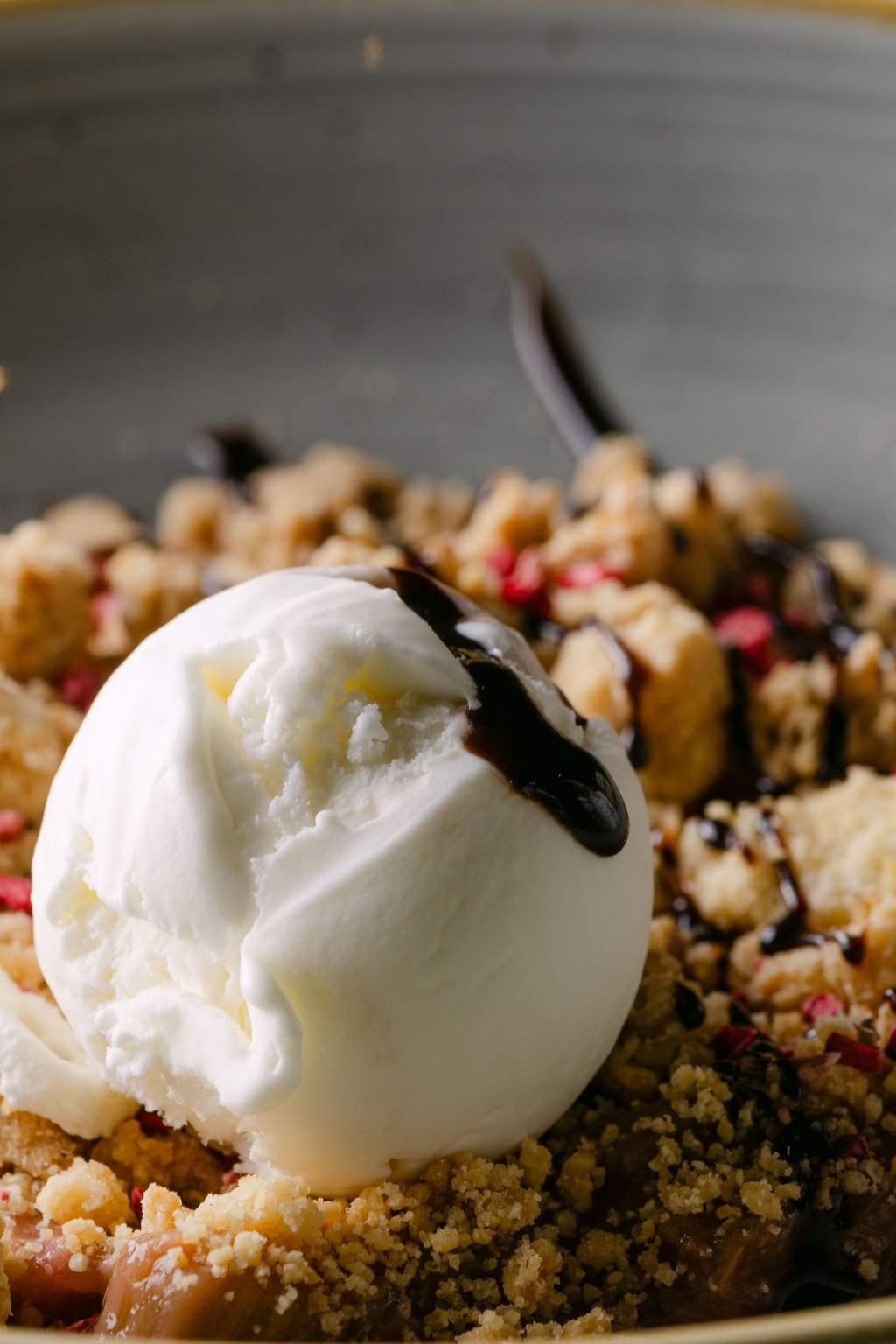 Close up of easy apple crisp