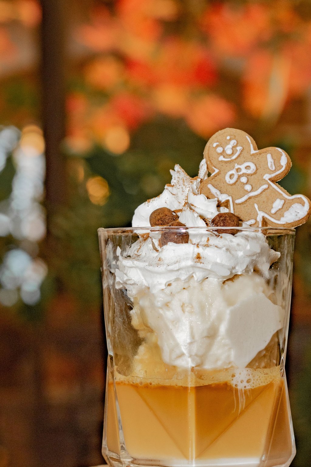 Close up of gingerbread latte