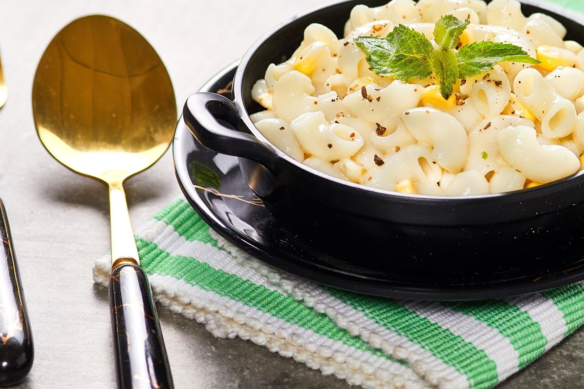 Crockpot Mac and Cheese ready to serve